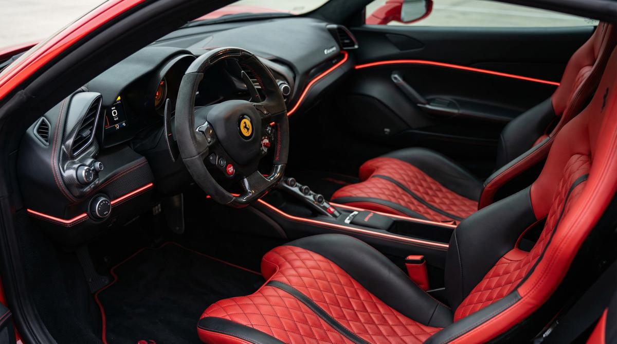 猎奇跑车内饰视频